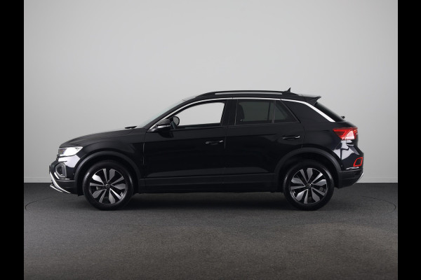 Volkswagen T-Roc 1.0 TSI Life Edition GOAL 116 pk | Navigatie | Parkeersensoren (Park assist) | Autom. airco | Adaptieve cruise control | Stoelverwarming |