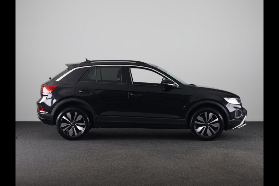 Volkswagen T-Roc 1.0 TSI Life Edition GOAL 116 pk | Navigatie | Parkeersensoren (Park assist) | Autom. airco | Adaptieve cruise control | Stoelverwarming |