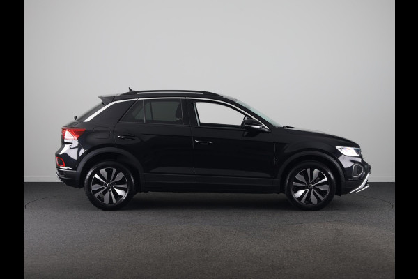Volkswagen T-Roc 1.0 TSI Life Edition GOAL 116 pk | Navigatie | Parkeersensoren (Park assist) | Autom. airco | Adaptieve cruise control | Stoelverwarming |