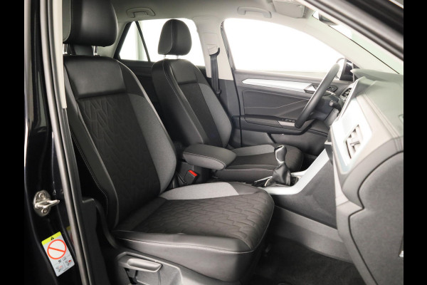 Volkswagen T-Roc 1.0 TSI Life Edition GOAL 116 pk | Navigatie | Parkeersensoren (Park assist) | Autom. airco | Adaptieve cruise control | Stoelverwarming |