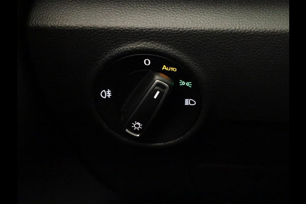 Volkswagen T-Roc 1.0 TSI Life Edition GOAL 116 pk | Navigatie | Parkeersensoren (Park assist) | Autom. airco | Adaptieve cruise control | Stoelverwarming |