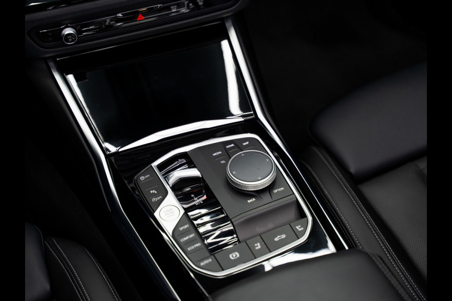 BMW 4 Serie Cabrio 420i High Executive | Sportleder | Camera | Harman | Laser | Head-up