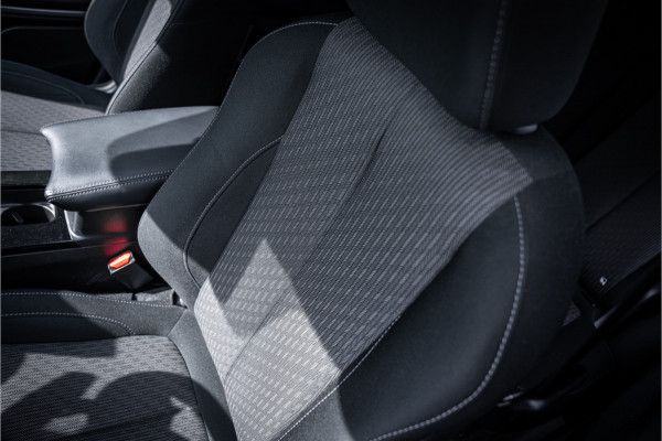 Mitsubishi Eclipse Cross 2.4 PHEV Business Executive ** Trekhaak ** 1.500kg trekgewicht Rijbereik tot 45km (WLTP)