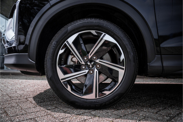 Mitsubishi Eclipse Cross 2.4 PHEV Business Executive ** Trekhaak ** 1.500kg trekgewicht Rijbereik tot 45km (WLTP)