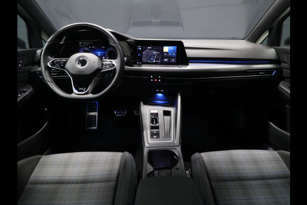 Volkswagen Golf 1.4 eHybrid GTE [SCHUIFKANTELDAK, APPLE CARPLAY, ANDROID, PDC, CRUISE, STUURVERWARMING, DIGITAL DASH, NAVIGATIE, NIEUWSTAAT]