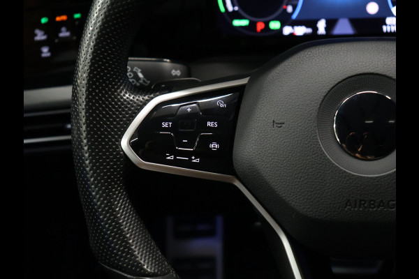 Volkswagen Golf 1.4 eHybrid GTE [SCHUIFKANTELDAK, APPLE CARPLAY, ANDROID, PDC, CRUISE, STUURVERWARMING, DIGITAL DASH, NAVIGATIE, NIEUWSTAAT]