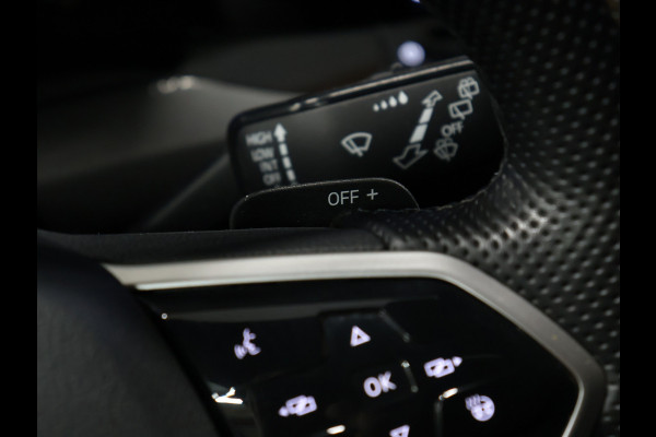 Volkswagen Golf 1.4 eHybrid GTE [SCHUIFKANTELDAK, APPLE CARPLAY, ANDROID, PDC, CRUISE, STUURVERWARMING, DIGITAL DASH, NAVIGATIE, NIEUWSTAAT]