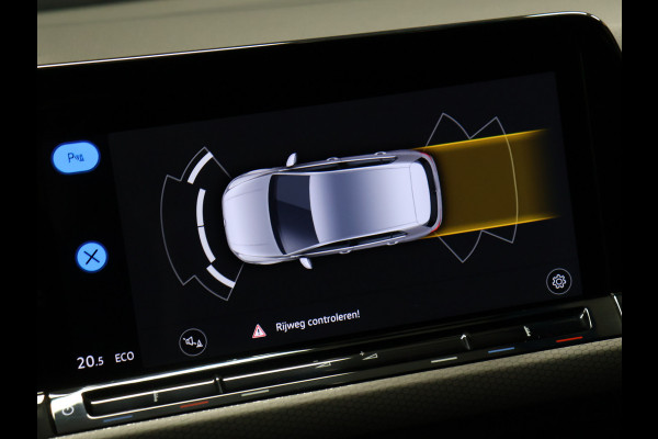 Volkswagen Golf 1.4 eHybrid GTE [SCHUIFKANTELDAK, APPLE CARPLAY, ANDROID, PDC, CRUISE, STUURVERWARMING, DIGITAL DASH, NAVIGATIE, NIEUWSTAAT]