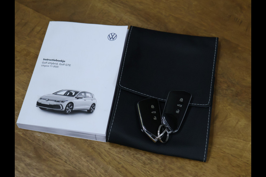 Volkswagen Golf 1.4 eHybrid GTE [SCHUIFKANTELDAK, APPLE CARPLAY, ANDROID, PDC, CRUISE, STUURVERWARMING, DIGITAL DASH, NAVIGATIE, NIEUWSTAAT]