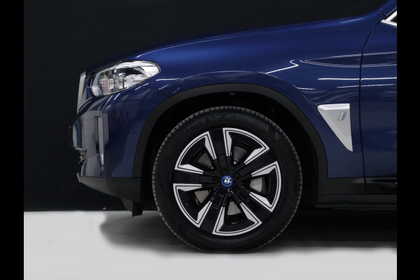 BMW iX3 Executive 80 kWh [SCHUIFKANTELDAK, ADAPTIVE CRUISE, MEMORY, APPLE CARPLAY, ANDROID, CAMERA, PDC, STOELVERWARMING, TREKHAAK, DRAADLOZE OPLADER, NIEUWSTAAT]