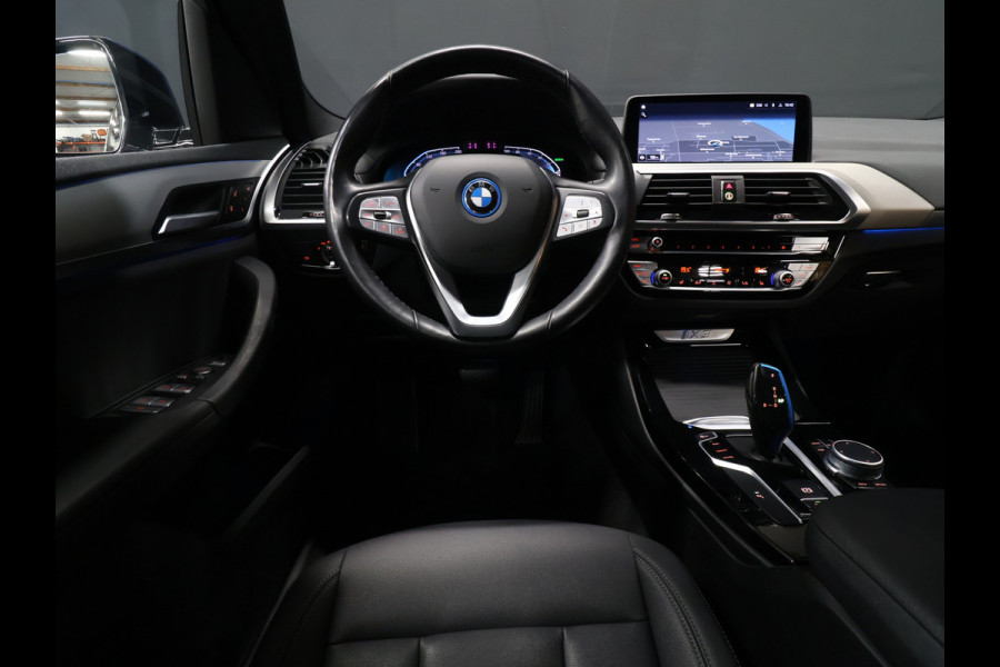 BMW iX3 Executive 80 kWh [SCHUIFKANTELDAK, ADAPTIVE CRUISE, MEMORY, APPLE CARPLAY, ANDROID, CAMERA, PDC, STOELVERWARMING, TREKHAAK, DRAADLOZE OPLADER, NIEUWSTAAT]