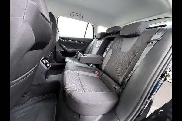 Škoda Octavia Combi 1.4TSI iV PHEV Hybrid Apple Carplay Android Auto Navi* Ecc Cruise Control Virtual Cockpit Pdc Business Edition Lmv Led Isofix DAB Keyless-go Rijstrooksensor WiFi