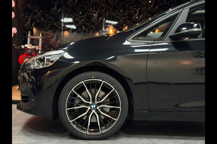 BMW 2 Serie Gran Tourer 220i 7p. High Executive|CRUISE|AUTO|PANO|AUTO