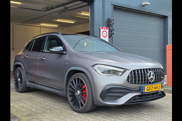 Mercedes-Benz GLA AMG 35 4MATIC / PANO / MATTE GREY / LEDER-ALCANTARA / CAMERA / KEYLESS / BURMESTER / CARPLAY / 21 INCH !