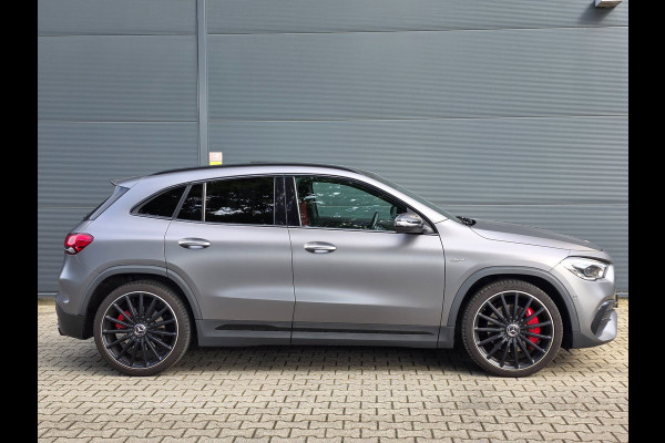 Mercedes-Benz GLA AMG 35 4MATIC / PANO / MATTE GREY / LEDER-ALCANTARA / CAMERA / KEYLESS / BURMESTER / CARPLAY / 21 INCH !
