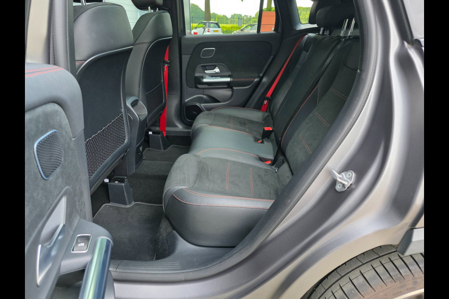 Mercedes-Benz GLA AMG 35 4MATIC / PANO / MATTE GREY / LEDER-ALCANTARA / CAMERA / KEYLESS / BURMESTER / CARPLAY / 21 INCH !