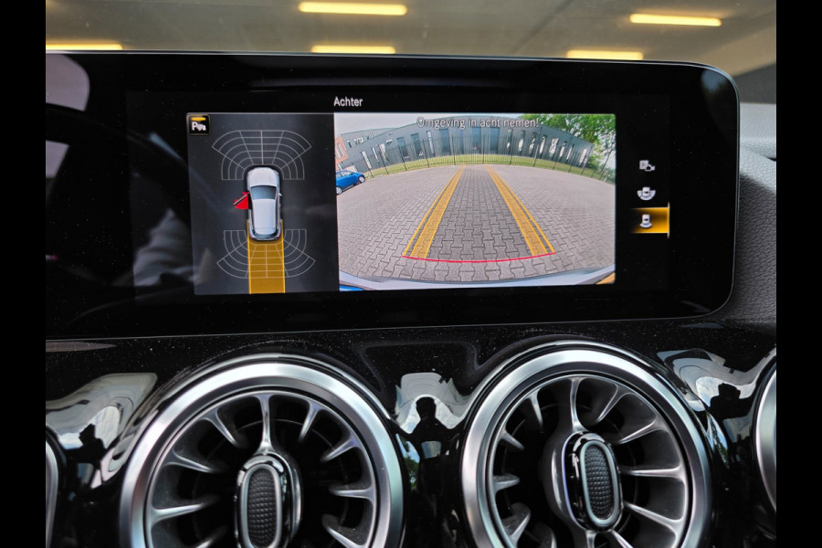 Mercedes-Benz GLA AMG 35 4MATIC / PANO / MATTE GREY / LEDER-ALCANTARA / CAMERA / KEYLESS / BURMESTER / CARPLAY / 21 INCH !