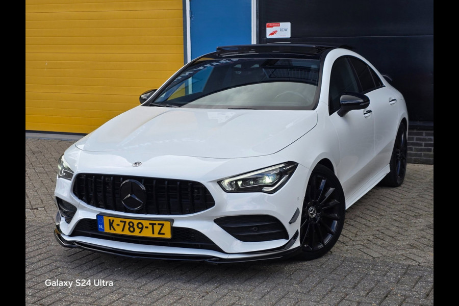 Mercedes-Benz CLA-Klasse 250 AMG 45 Look / Aut / 224 PK / Memory / Elek Stoelen / Navi / Camera / Sfeerverlichting / Panoramadak