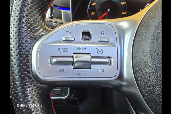 Mercedes-Benz CLA-Klasse 250 AMG 45 Look / Aut / 224 PK / Memory / Elek Stoelen / Navi / Camera / Sfeerverlichting / Panoramadak
