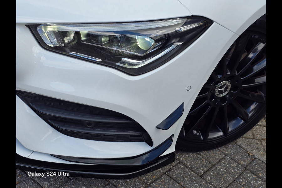 Mercedes-Benz CLA-Klasse 250 AMG 45 Look / Aut / 224 PK / Memory / Elek Stoelen / Navi / Camera / Sfeerverlichting / Panoramadak