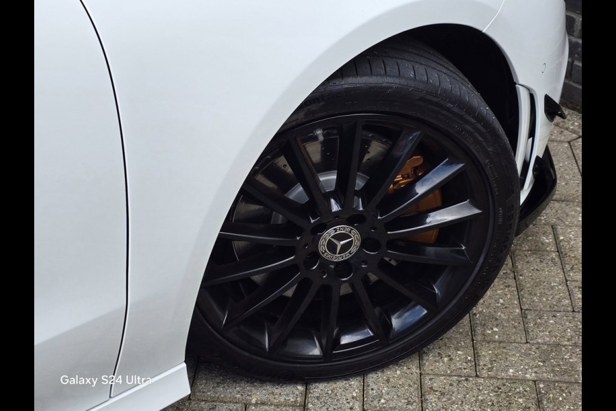 Mercedes-Benz CLA-Klasse 250 AMG 45 Look / Aut / 224 PK / Memory / Elek Stoelen / Navi / Camera / Sfeerverlichting / Panoramadak