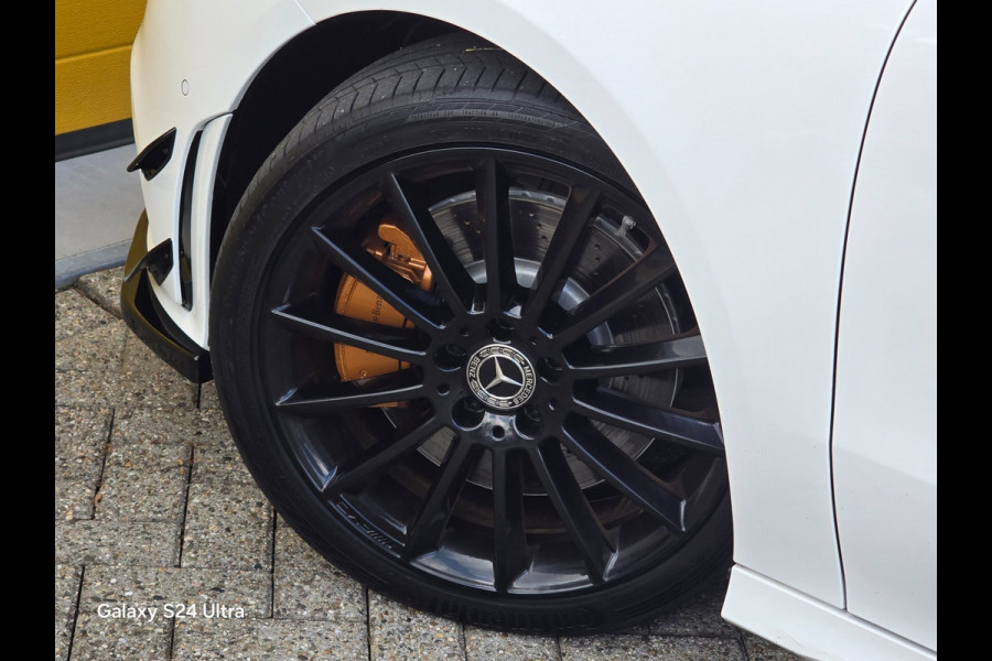 Mercedes-Benz CLA-Klasse 250 AMG 45 Look / Aut / 224 PK / Memory / Elek Stoelen / Navi / Camera / Sfeerverlichting / Panoramadak