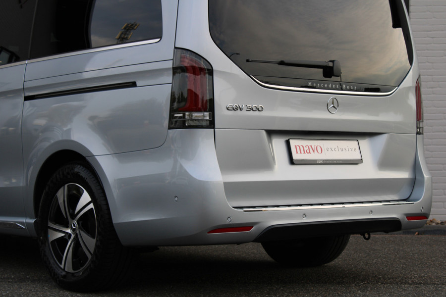 Mercedes-Benz Eqv 300 L2 / AMG / 7-Persoons / Panorama / Led / Electr Stoelen / Vol Opties / NIEUWSTAAT