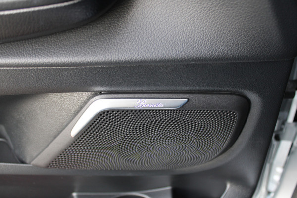Mercedes-Benz Eqv 300 L2 / AMG / 7-Persoons / Panorama / Led / Electr Stoelen / Vol Opties / NIEUWSTAAT