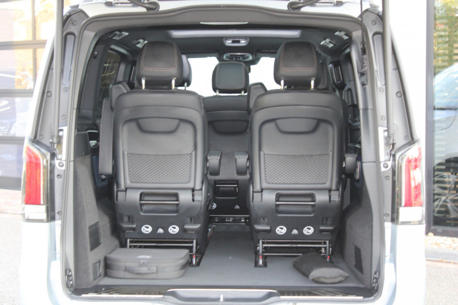 Mercedes-Benz Eqv 300 L2 / AMG / 7-Persoons / Panorama / Led / Electr Stoelen / Vol Opties / NIEUWSTAAT