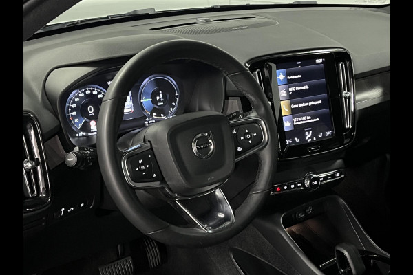 Volvo XC40 1.5 T5 Plug-in hybrid Plus Dark Stuur-/stoelverwarming | 360 camera | Memory | Harman/Kardon | Cruise Control | Carplay