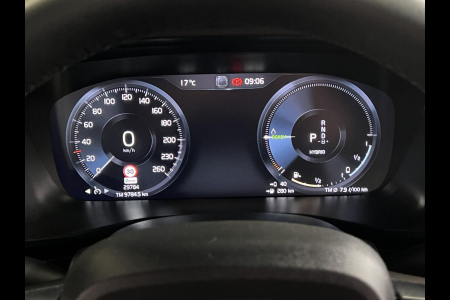 Volvo XC40 1.5 T5 Plug-in hybrid Plus Dark Stuur-/stoelverwarming | 360 camera | Memory | Harman/Kardon | Cruise Control | Carplay