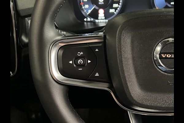 Volvo XC40 1.5 T5 Plug-in hybrid Plus Dark Stuur-/stoelverwarming | 360 camera | Memory | Harman/Kardon | Cruise Control | Carplay