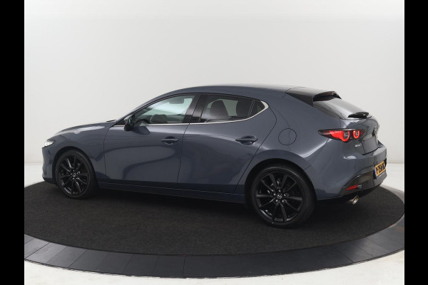 Mazda 3 2.0 e-SkyActiv-X M Hybrid 186 Luxury | Dieprood leder | 360 Camera | Head-Up | Stoelverwarming | Adaptive cruise | Memory | Carplay | Navigatie | Keyless | Full LED | Stuurverwarming