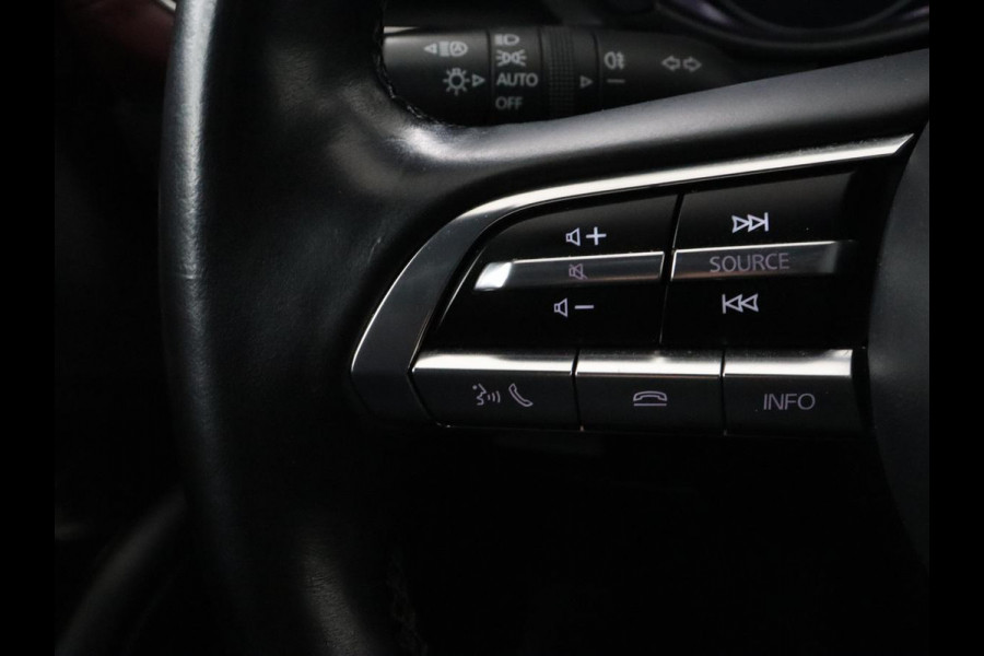 Mazda 3 2.0 e-SkyActiv-X M Hybrid 186 Luxury | Dieprood leder | 360 Camera | Head-Up | Stoelverwarming | Adaptive cruise | Memory | Carplay | Navigatie | Keyless | Full LED | Stuurverwarming