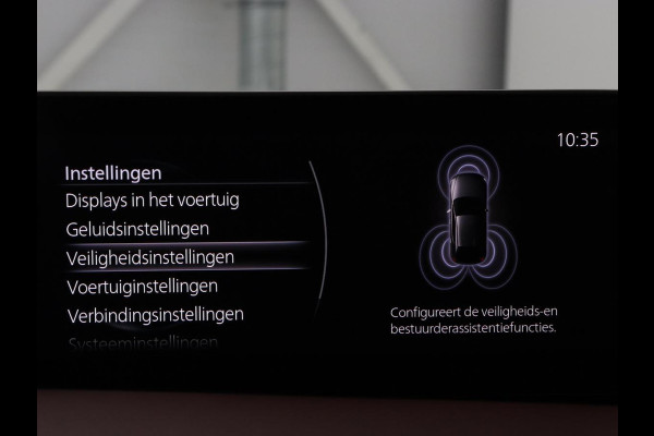 Mazda 3 2.0 e-SkyActiv-X M Hybrid 186 Luxury | Dieprood leder | 360 Camera | Head-Up | Stoelverwarming | Adaptive cruise | Memory | Carplay | Navigatie | Keyless | Full LED | Stuurverwarming