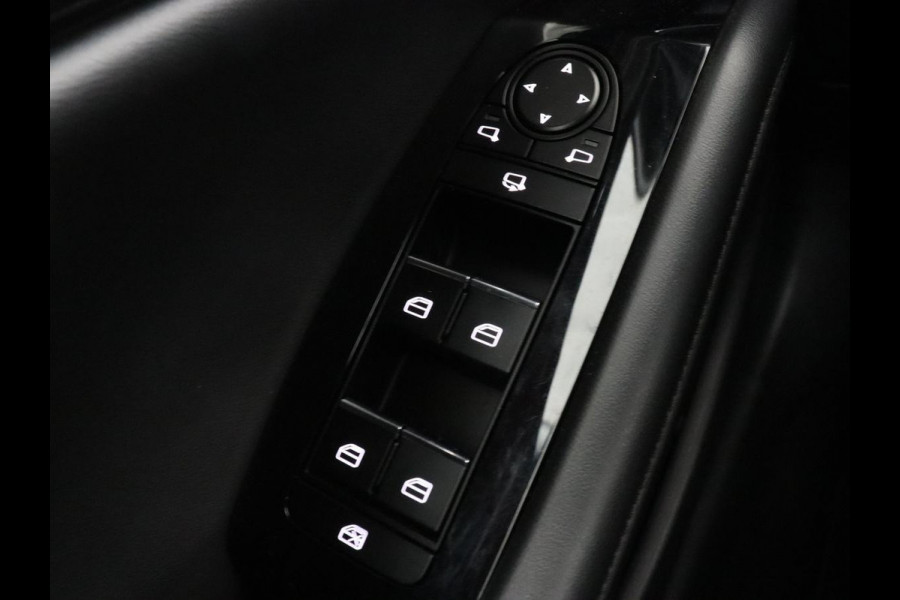 Mazda 3 2.0 e-SkyActiv-X M Hybrid 186 Luxury | Dieprood leder | 360 Camera | Head-Up | Stoelverwarming | Adaptive cruise | Memory | Carplay | Navigatie | Keyless | Full LED | Stuurverwarming