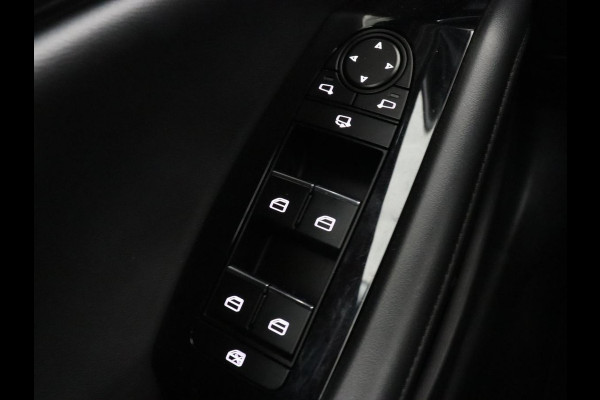 Mazda 3 2.0 e-SkyActiv-X M Hybrid 186 Luxury | Dieprood leder | 360 Camera | Head-Up | Stoelverwarming | Adaptive cruise | Memory | Carplay | Navigatie | Keyless | Full LED | Stuurverwarming