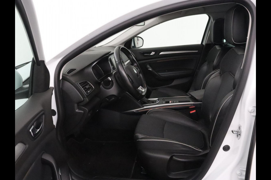 Renault Mégane 1.3 TCe Bose | Automaat | Adaptive cruise | Camera | Carplay | Navigatie | Park Assist | Keyless | Side Assist | Climate control | Bluetooth | Half leder | Getint glas
