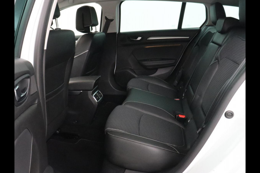 Renault Mégane 1.3 TCe Bose | Automaat | Adaptive cruise | Camera | Carplay | Navigatie | Park Assist | Keyless | Side Assist | Climate control | Bluetooth | Half leder | Getint glas