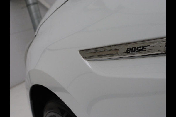 Renault Mégane 1.3 TCe Bose | Automaat | Adaptive cruise | Camera | Carplay | Navigatie | Park Assist | Keyless | Side Assist | Climate control | Bluetooth | Half leder | Getint glas