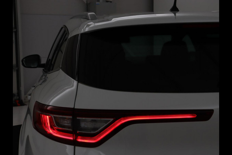 Renault Mégane 1.3 TCe Bose | Automaat | Adaptive cruise | Camera | Carplay | Navigatie | Park Assist | Keyless | Side Assist | Climate control | Bluetooth | Half leder | Getint glas