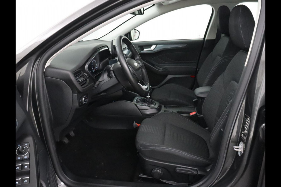 Ford Focus 1.0 EcoBoost Hybrid Active | Trekhaak | Camera | Carplay | Navigatie | Full LED | Keyless | DAB | Climate control | Parkeerhulp | Cruise control | Bluetooth