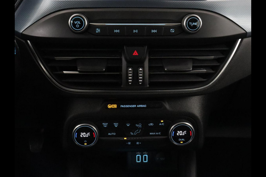 Ford Focus 1.0 EcoBoost Hybrid Active | Trekhaak | Camera | Carplay | Navigatie | Full LED | Keyless | DAB | Climate control | Parkeerhulp | Cruise control | Bluetooth