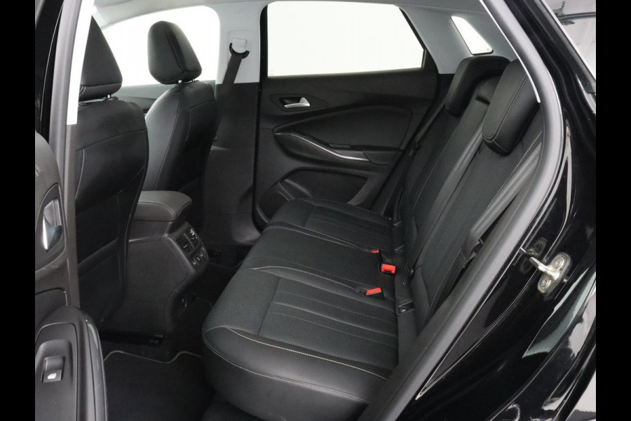 Opel Grandland X 1.2 Turbo Innovation | Stoelventilatie | Leder | Trekhaak | Camera | Carplay | Side Assist | Stoelverwarming | Full LED | Keyless | Climate control | Navigatie | Cruise control