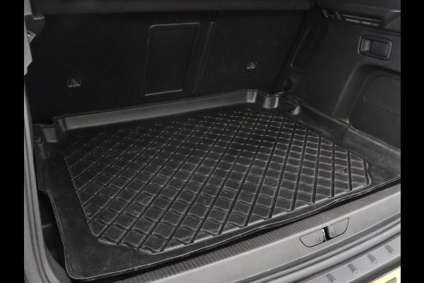 Opel Grandland X 1.2 Turbo Innovation | Stoelventilatie | Leder | Trekhaak | Camera | Carplay | Side Assist | Stoelverwarming | Full LED | Keyless | Climate control | Navigatie | Cruise control