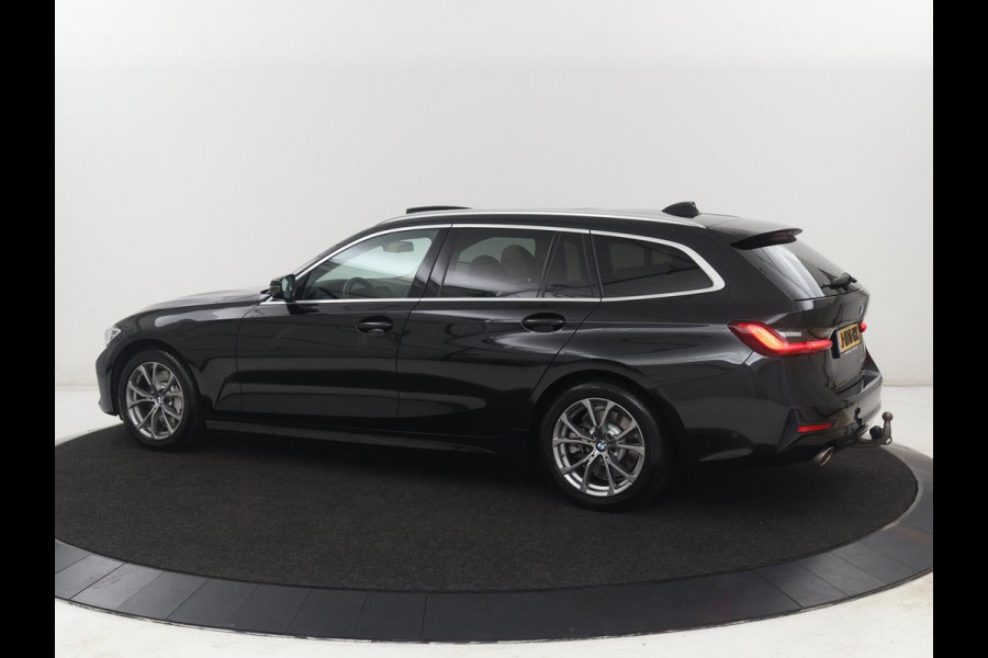 BMW 3-serie 330i High Executive | Panoramadak | Sport Line | Leder | Stoelverwarming | Trekhaak | Carplay | Live Cockpit | Camera | Navigatie | Sfeerverlichting | Park Assist | Sportstoelen | Climate control