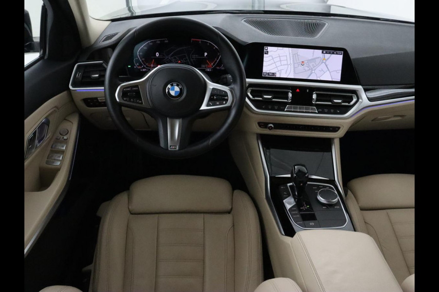 BMW 3-serie 330i High Executive | Panoramadak | Sport Line | Leder | Stoelverwarming | Trekhaak | Carplay | Live Cockpit | Camera | Navigatie | Sfeerverlichting | Park Assist | Sportstoelen | Climate control