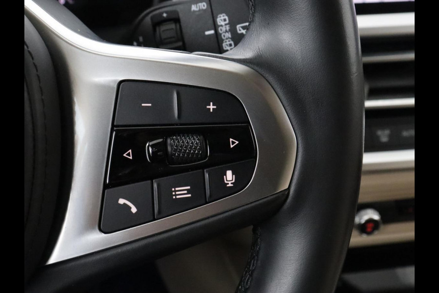 BMW 3-serie 330i High Executive | Panoramadak | Sport Line | Leder | Stoelverwarming | Trekhaak | Carplay | Live Cockpit | Camera | Navigatie | Sfeerverlichting | Park Assist | Sportstoelen | Climate control