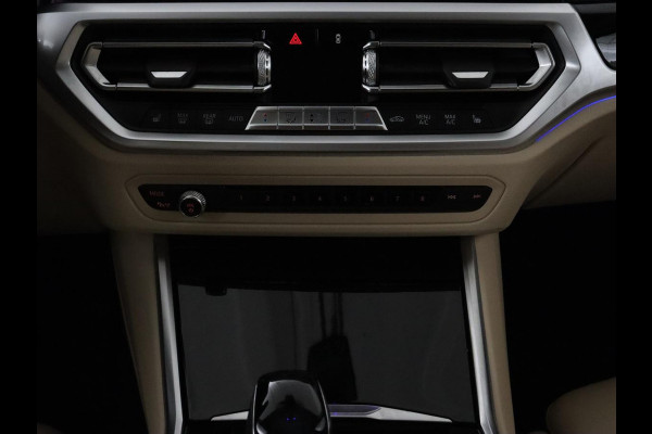 BMW 3-serie 330i High Executive | Panoramadak | Sport Line | Leder | Stoelverwarming | Trekhaak | Carplay | Live Cockpit | Camera | Navigatie | Sfeerverlichting | Park Assist | Sportstoelen | Climate control