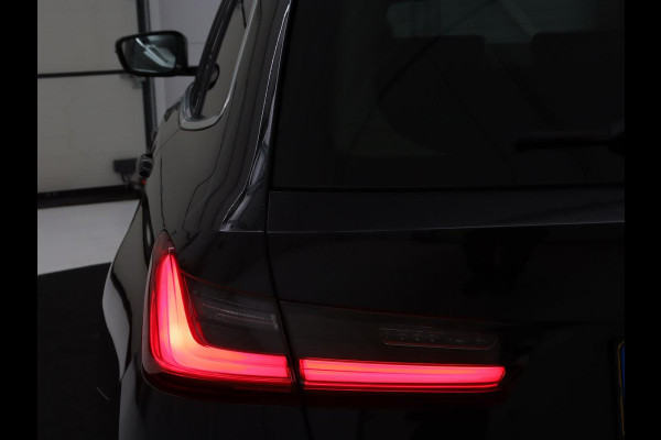 BMW 3-serie 330i High Executive | Panoramadak | Sport Line | Leder | Stoelverwarming | Trekhaak | Carplay | Live Cockpit | Camera | Navigatie | Sfeerverlichting | Park Assist | Sportstoelen | Climate control